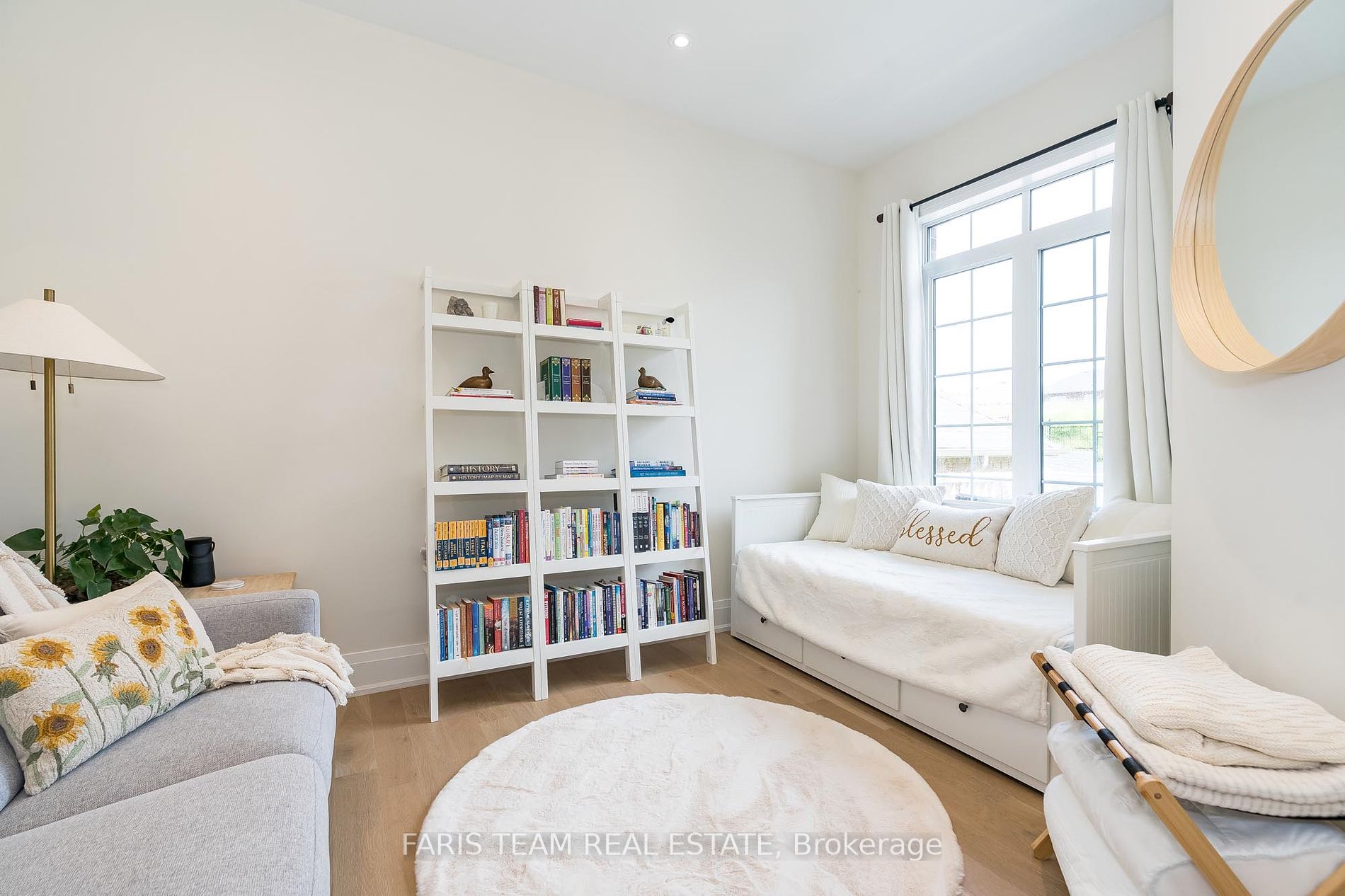 27 Muirfield Dr