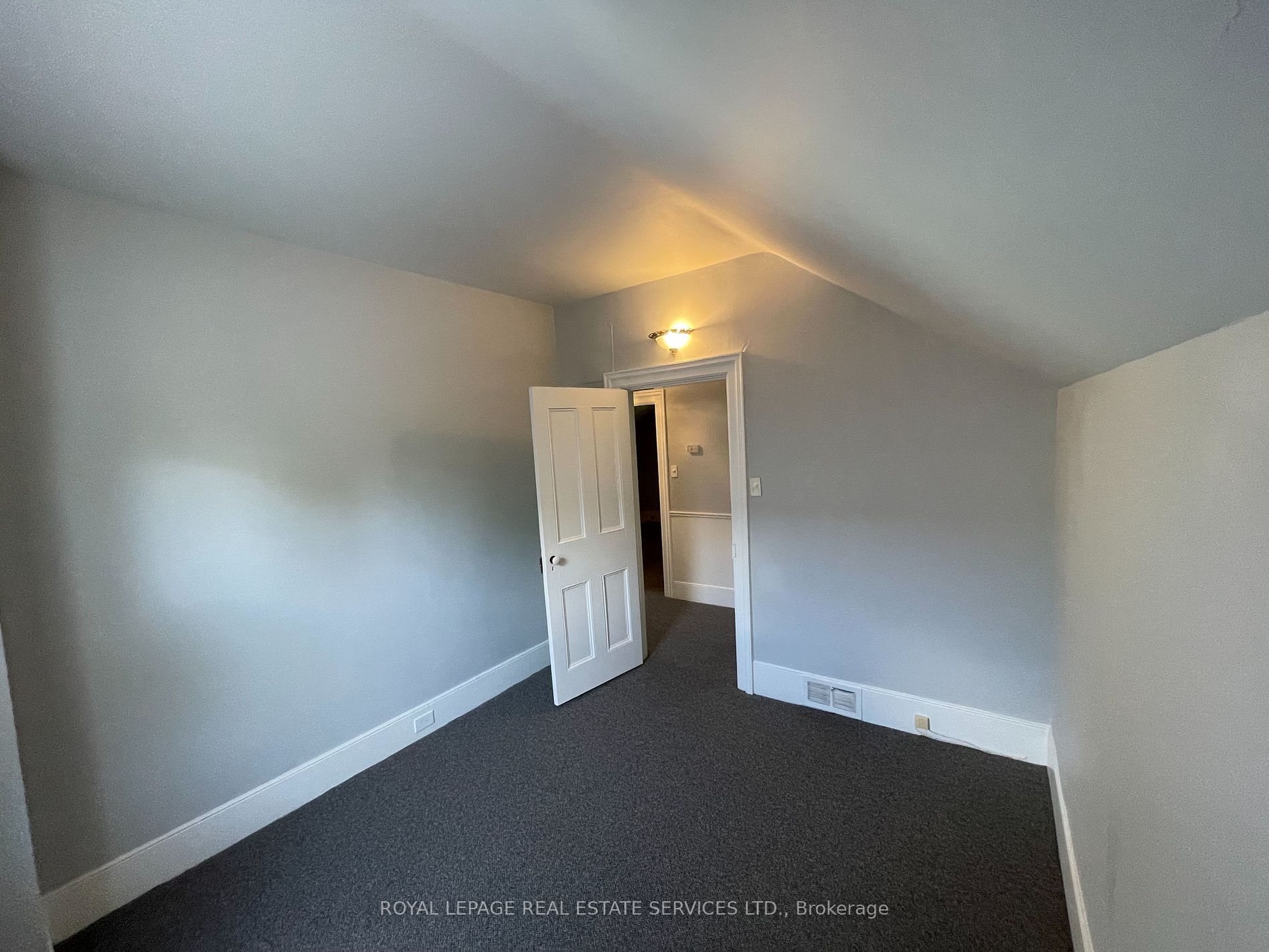 7343 Main St, #A
