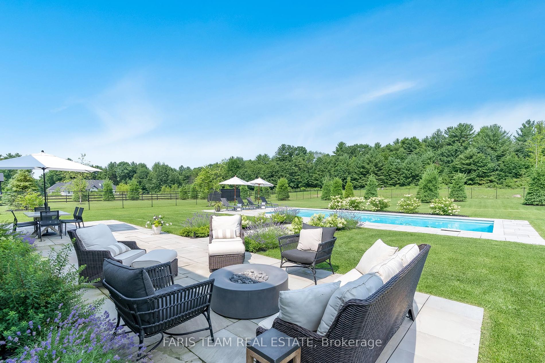1052 Rainbow Valley Road W