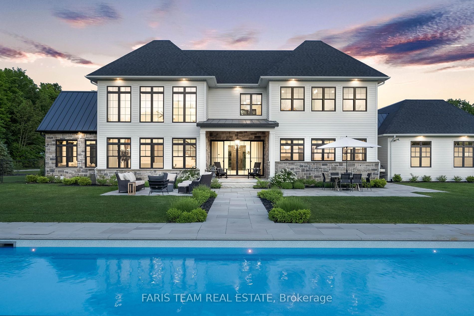 1052 Rainbow Valley Road W