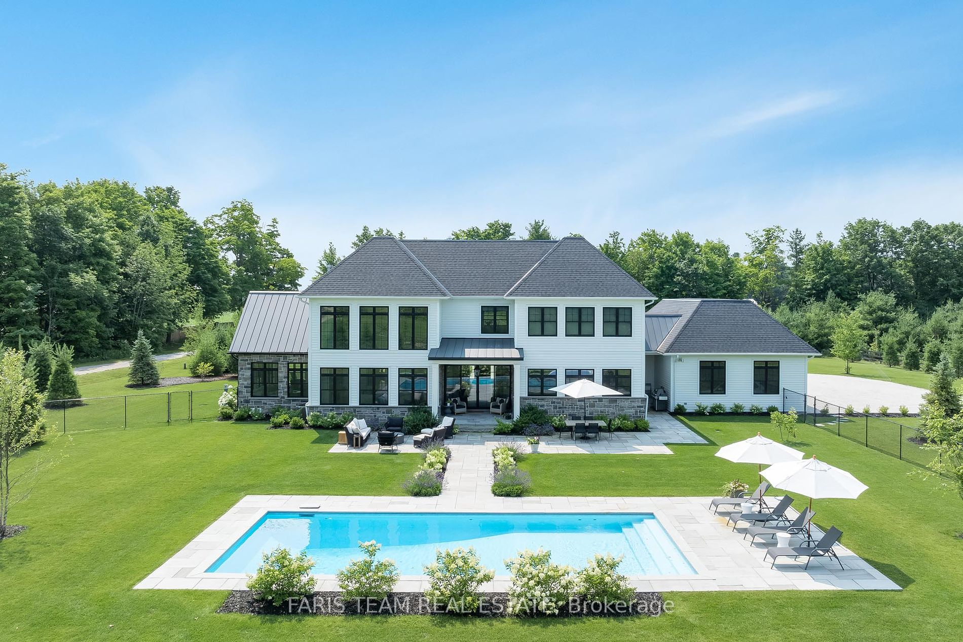 1052 Rainbow Valley Road W
