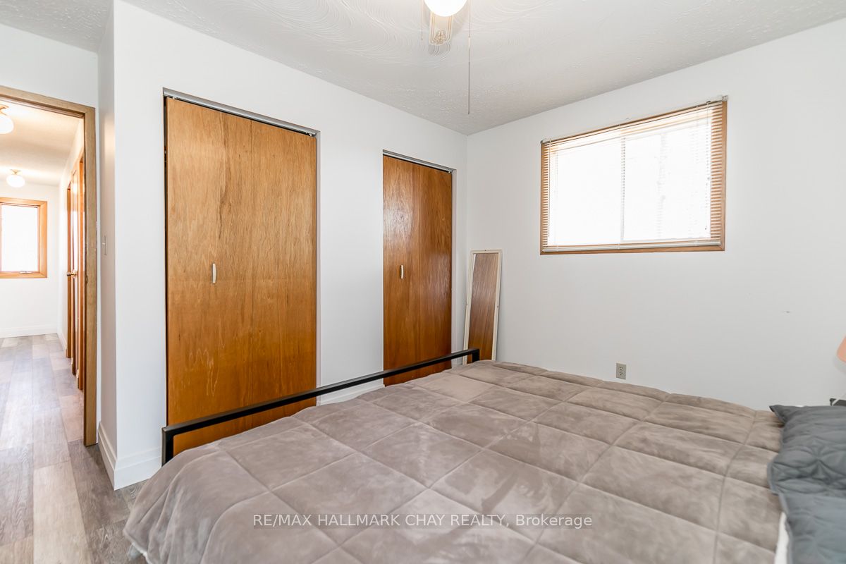 176 Farlain Lake Road E