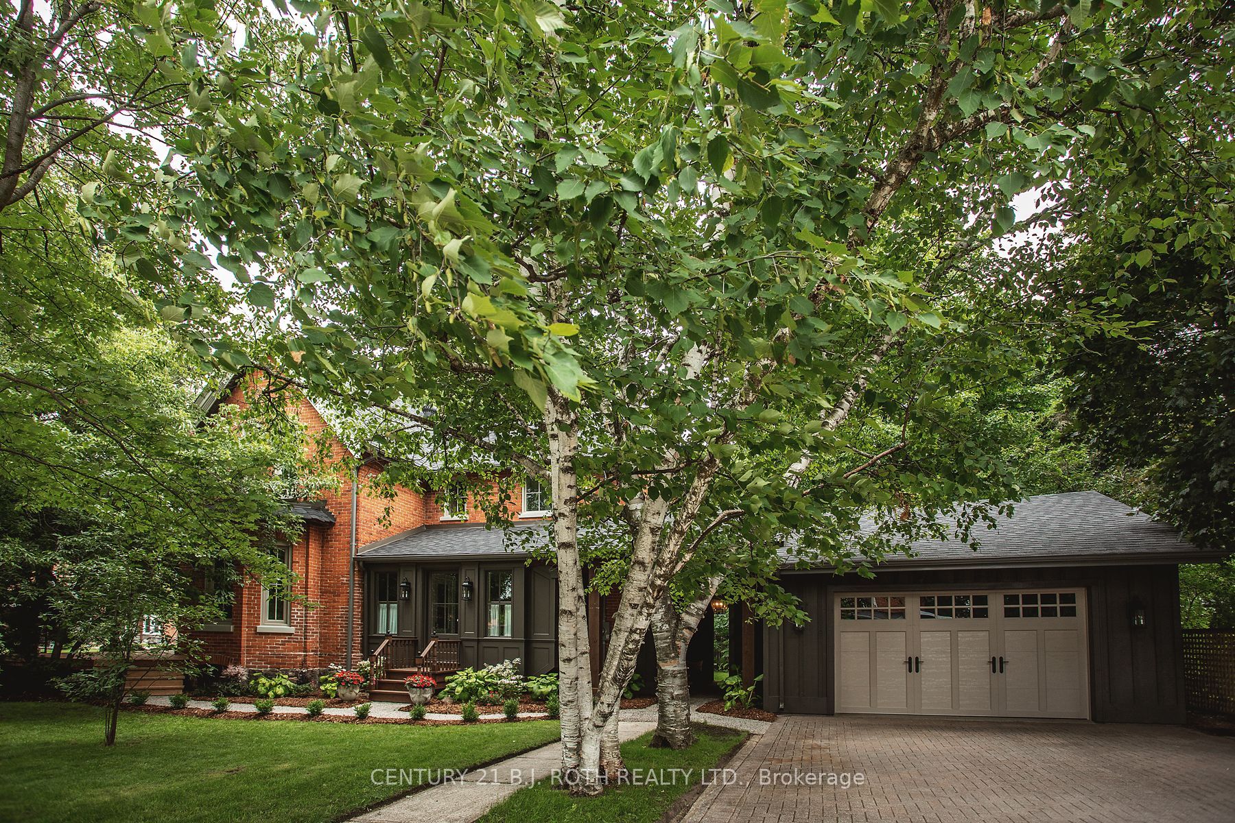 42 BURTON Ave