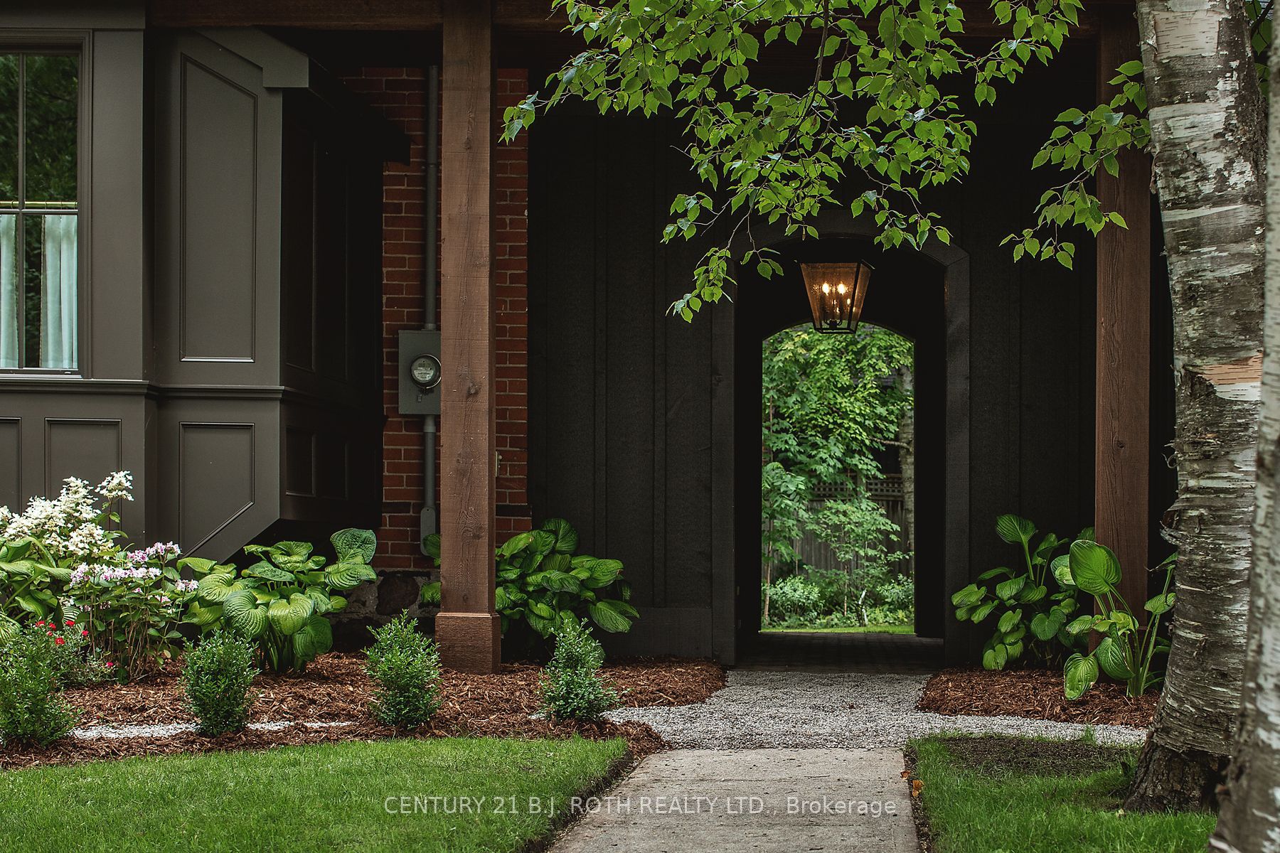 42 BURTON Ave