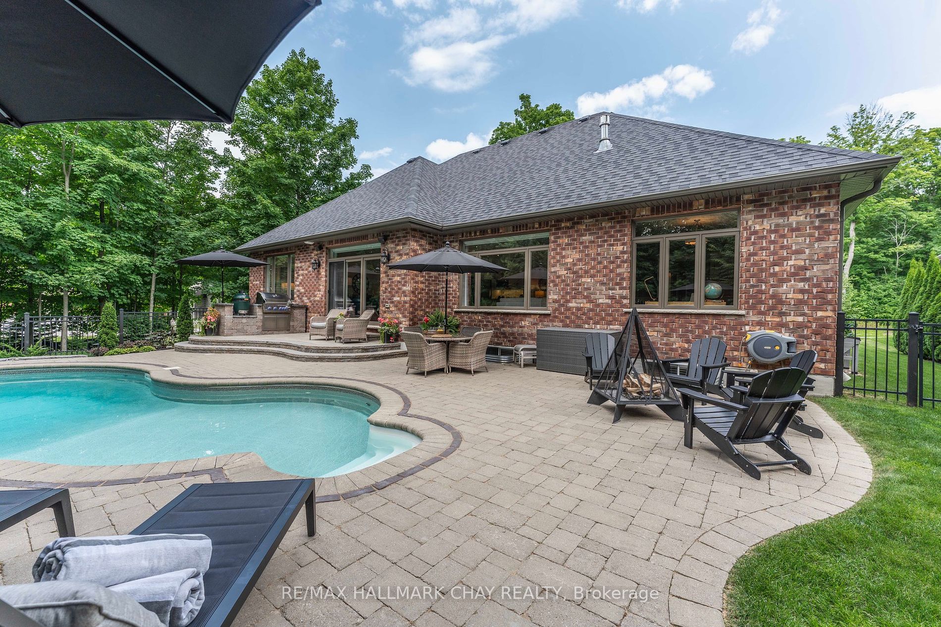 30 Black Creek Tr