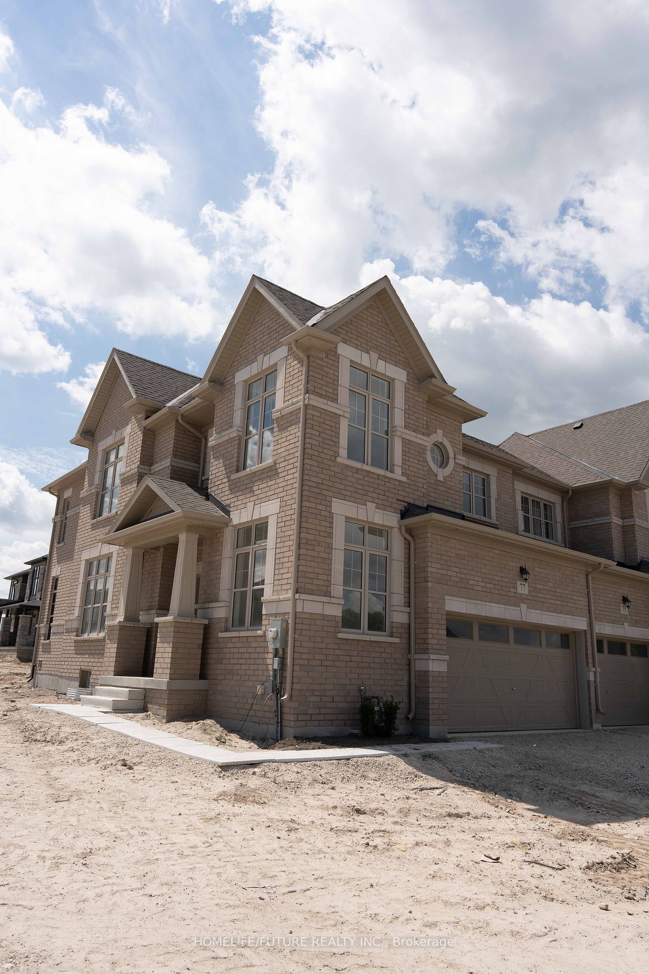 77 Federica Crescent