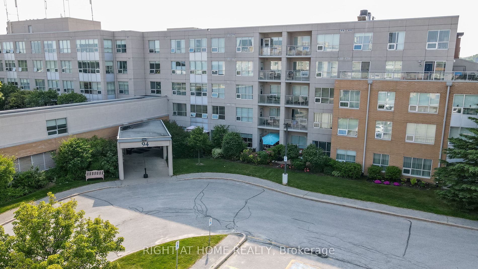 94 Dean Ave, #316