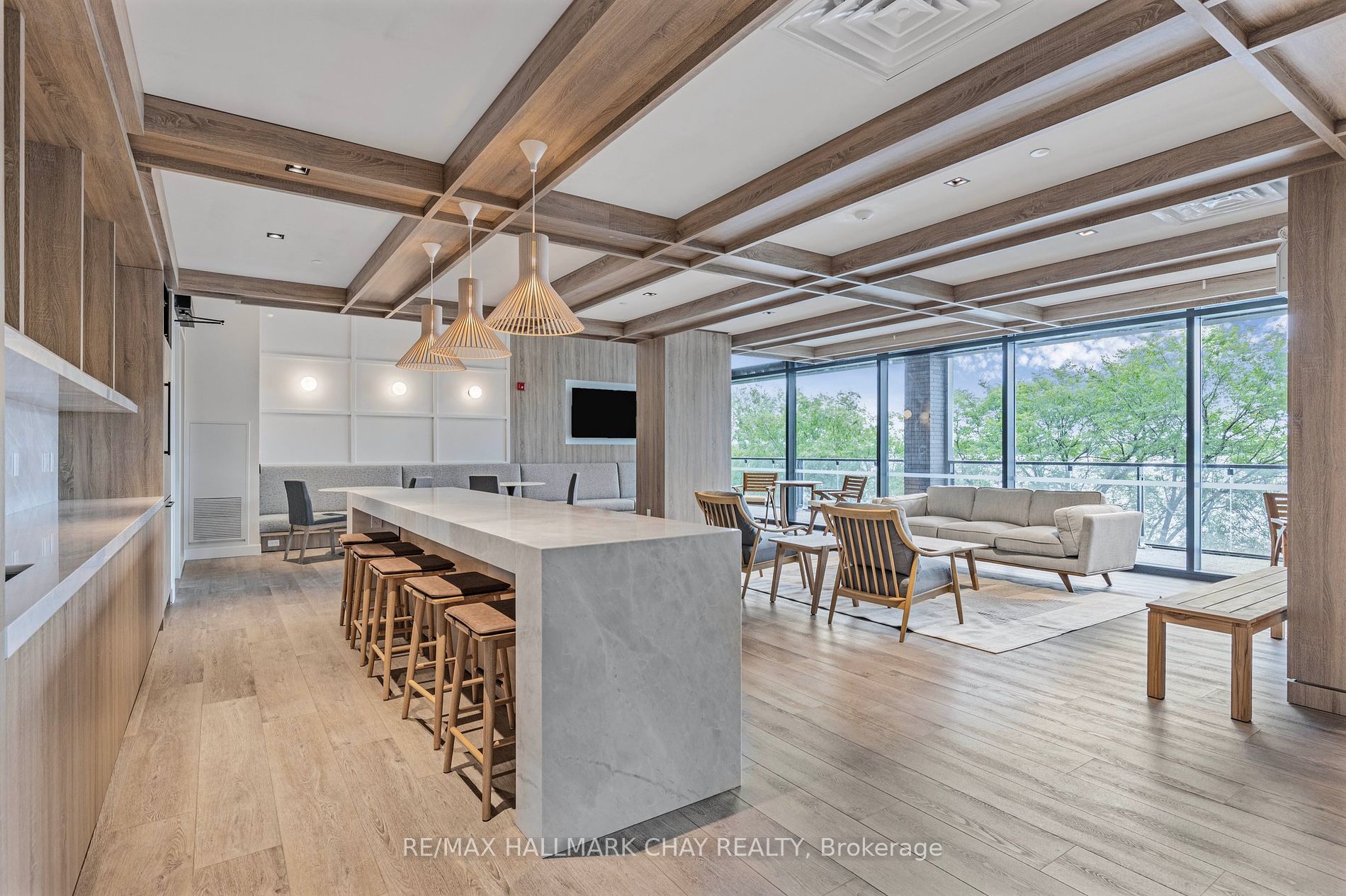 185 Dunlop St E, #105