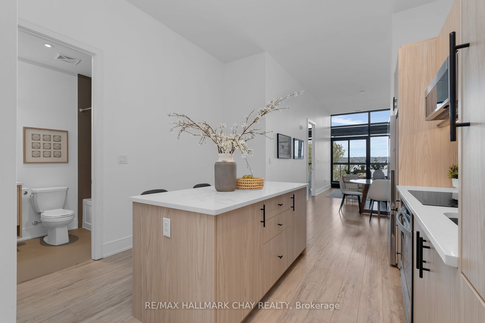 185 Dunlop St E, #105