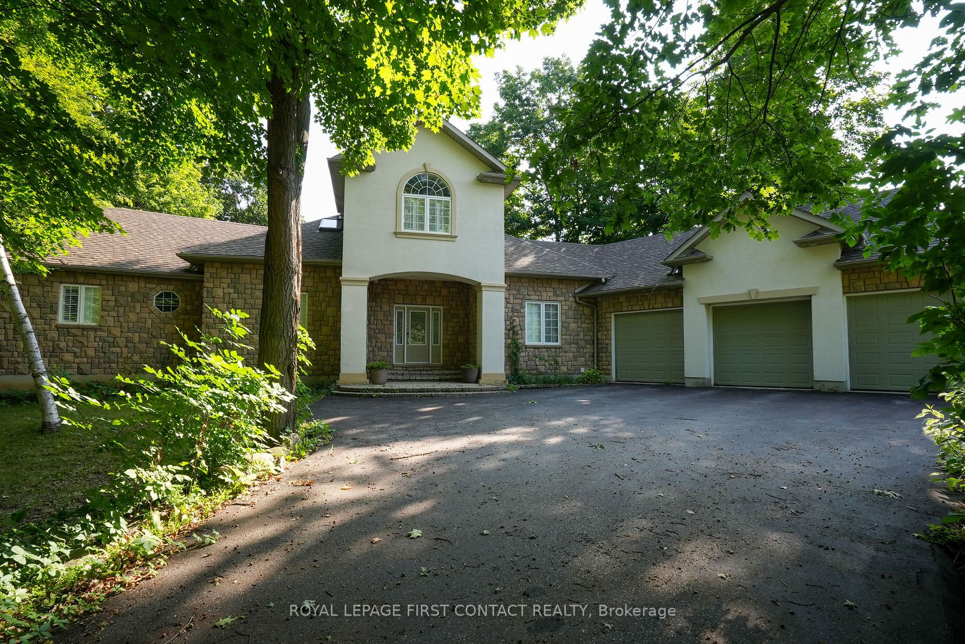 29 Glenhuron Dr