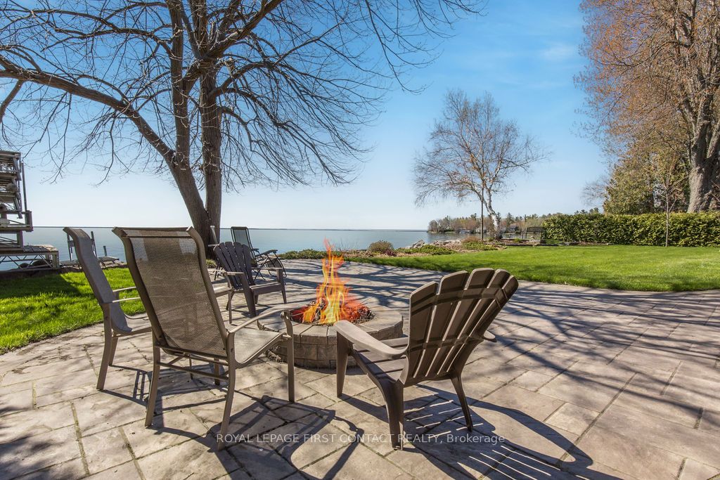 81 Parkside Dr
