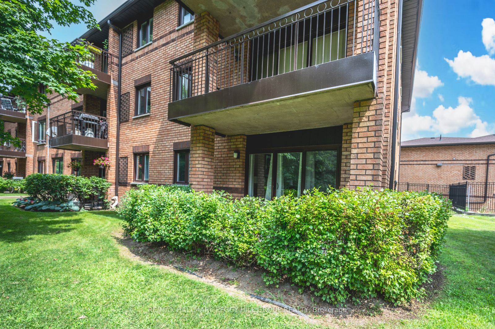 10 Coulter St, #212