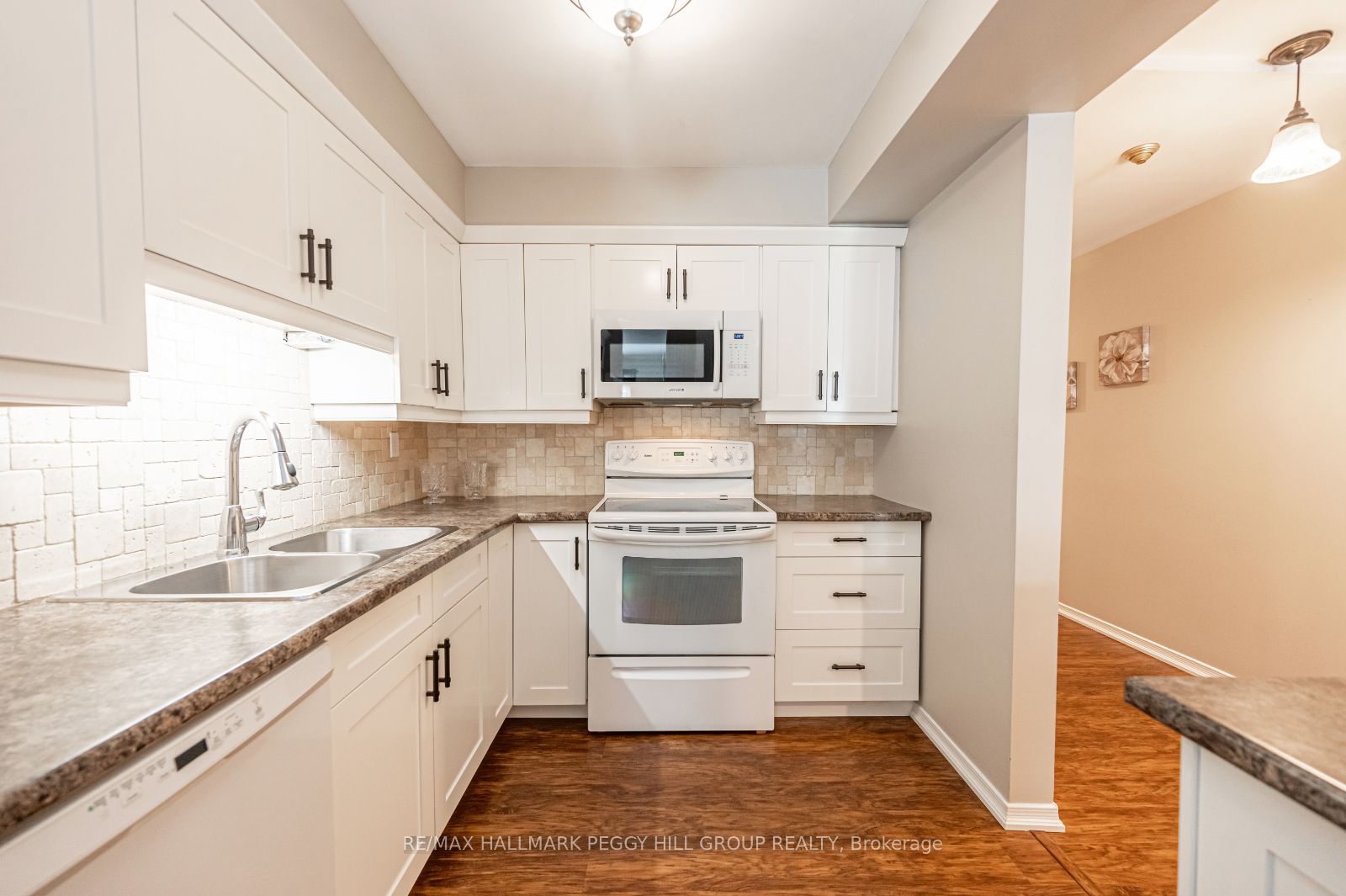10 Coulter St, #212