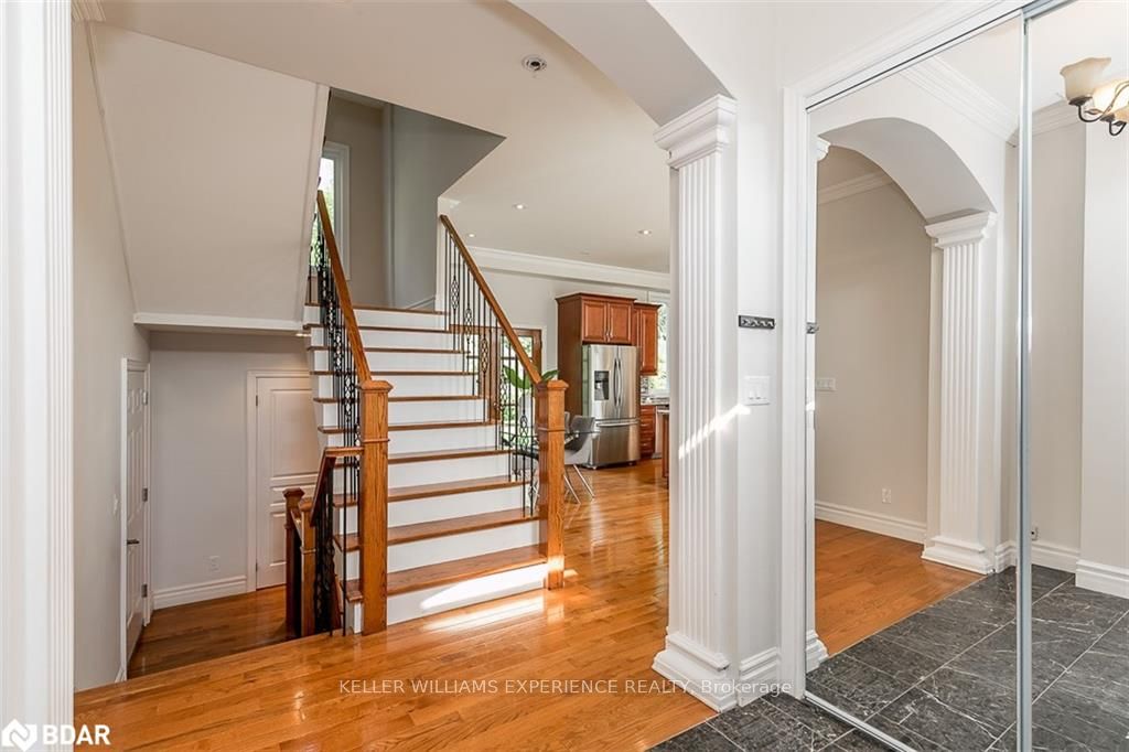 16 GRAY Lane