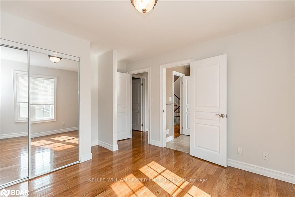 16 GRAY Lane