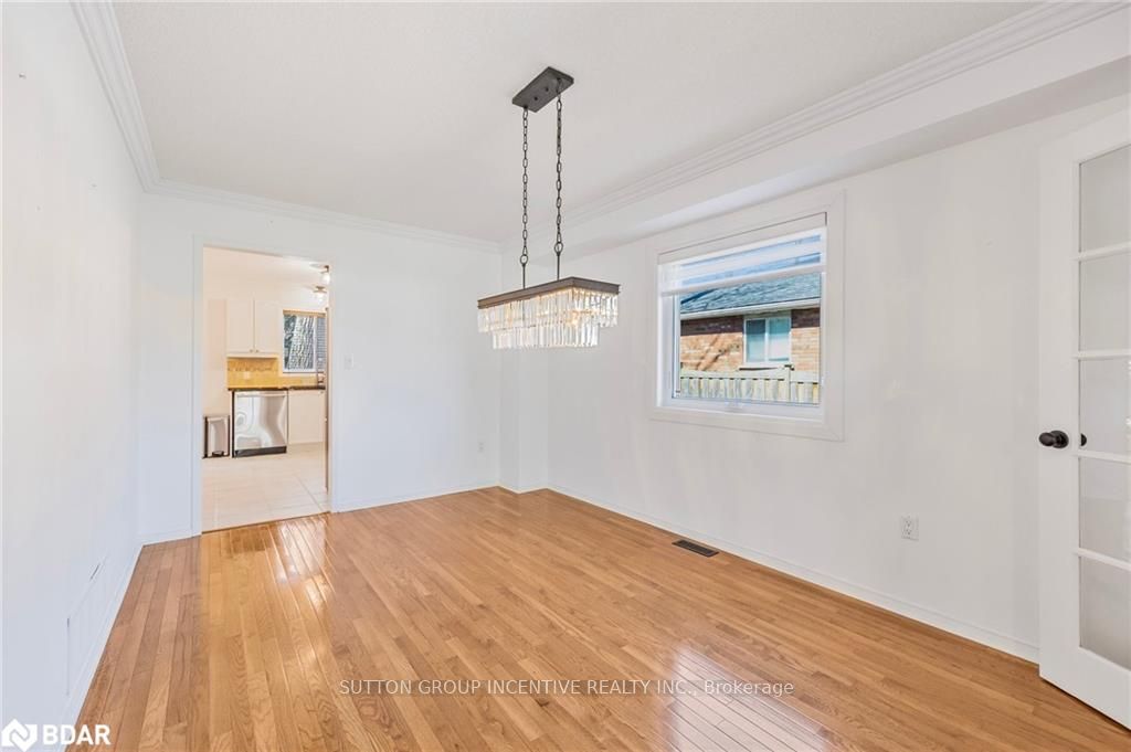 33 Glen Oak Crt