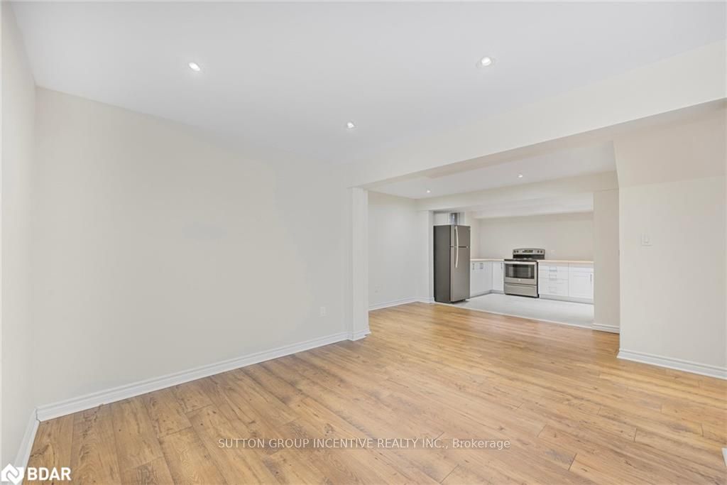 33 Glen Oak Crt
