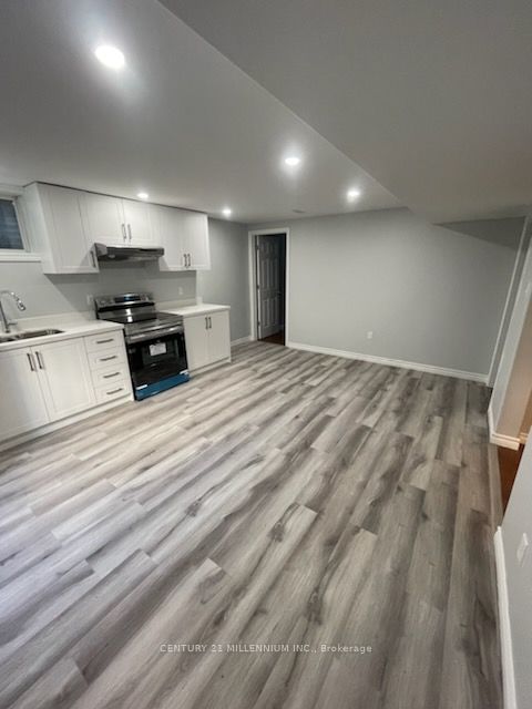 9 Whitehorn Crescent