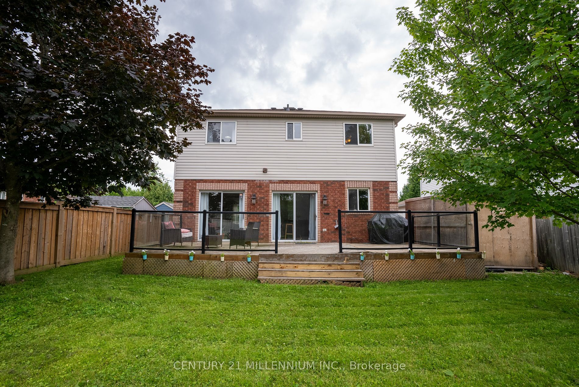 9 Whitehorn Crescent