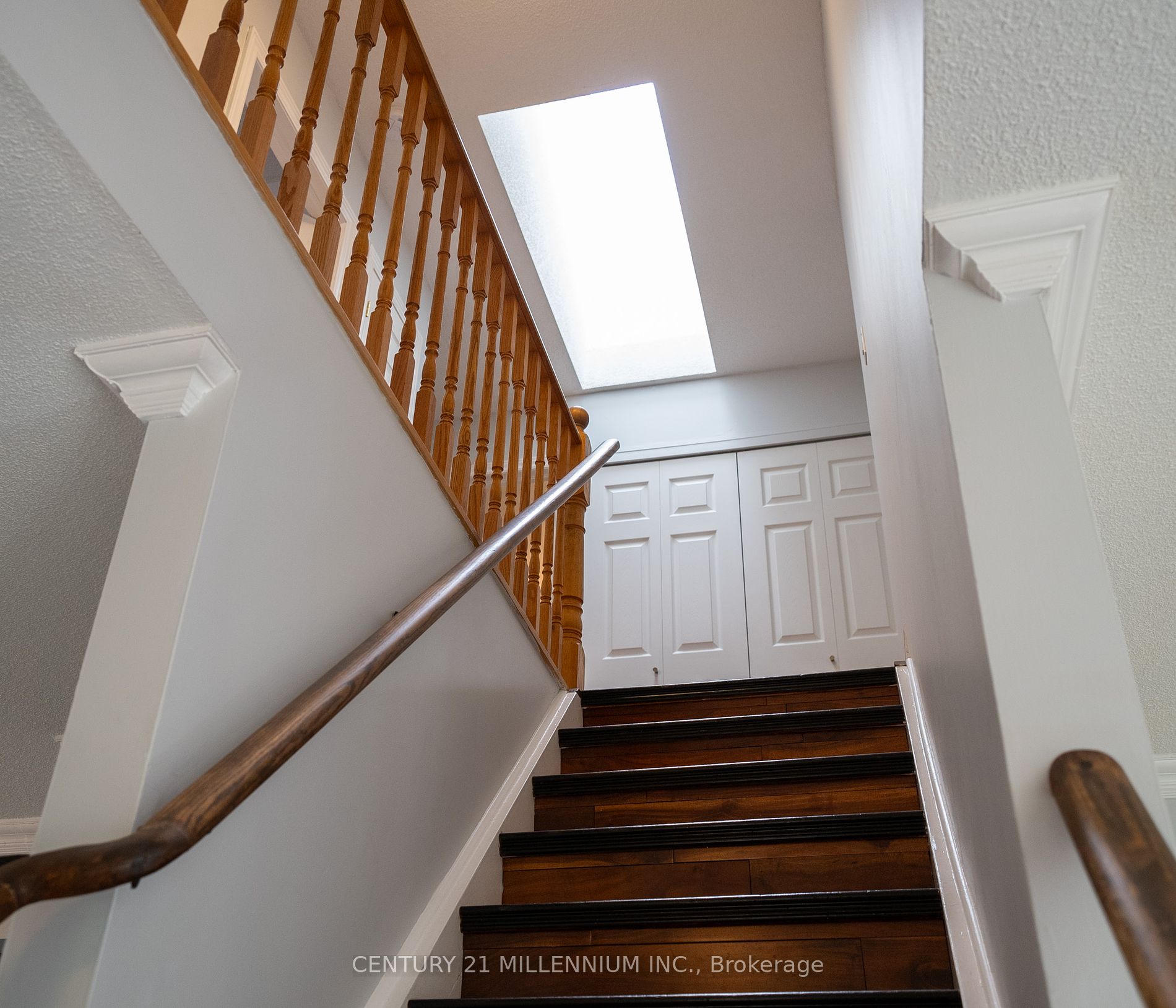 9 Whitehorn Crescent