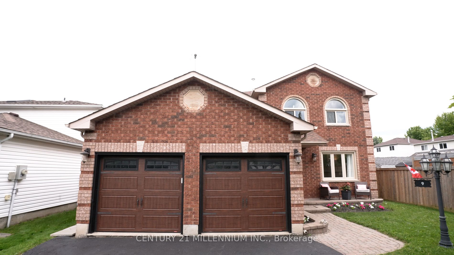 9 Whitehorn Crescent