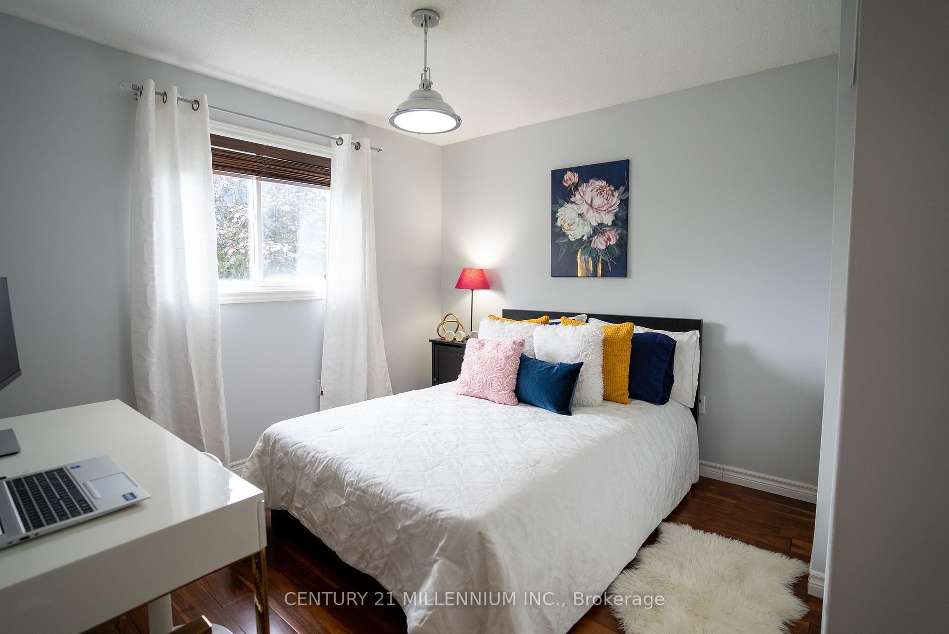 9 Whitehorn Crescent