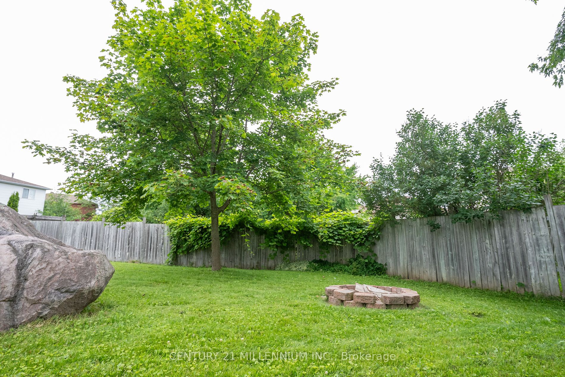 9 Whitehorn Crescent