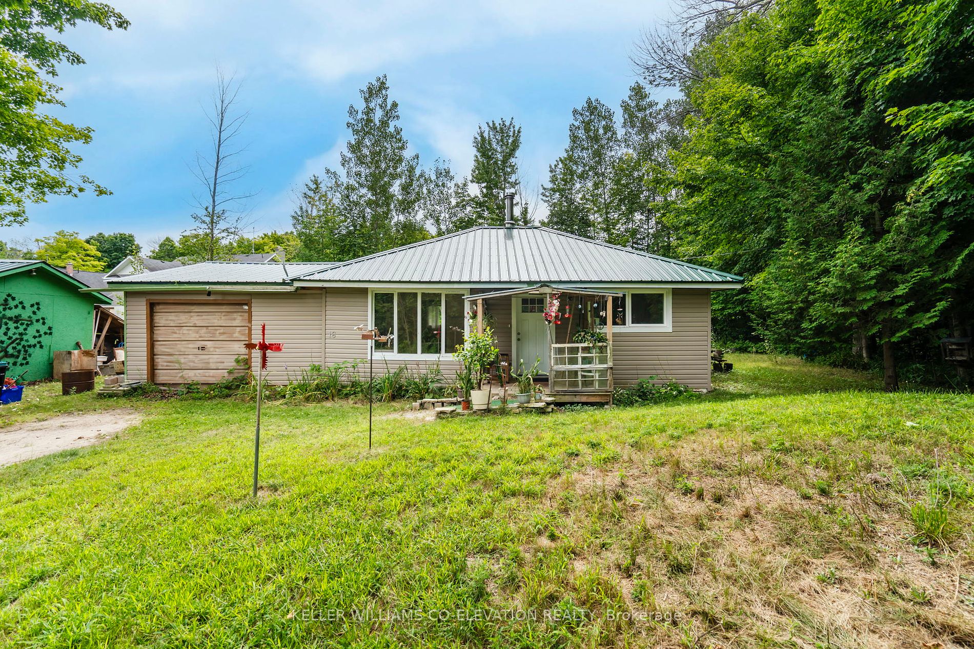 16 Couchiching Crescent