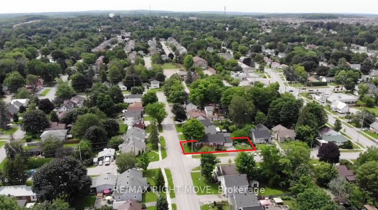 328 Colborne Street W