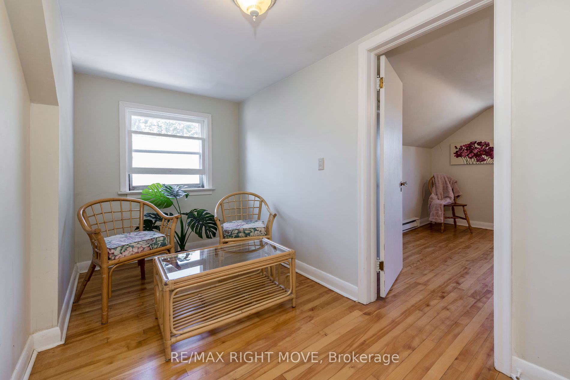 328 Colborne Street W