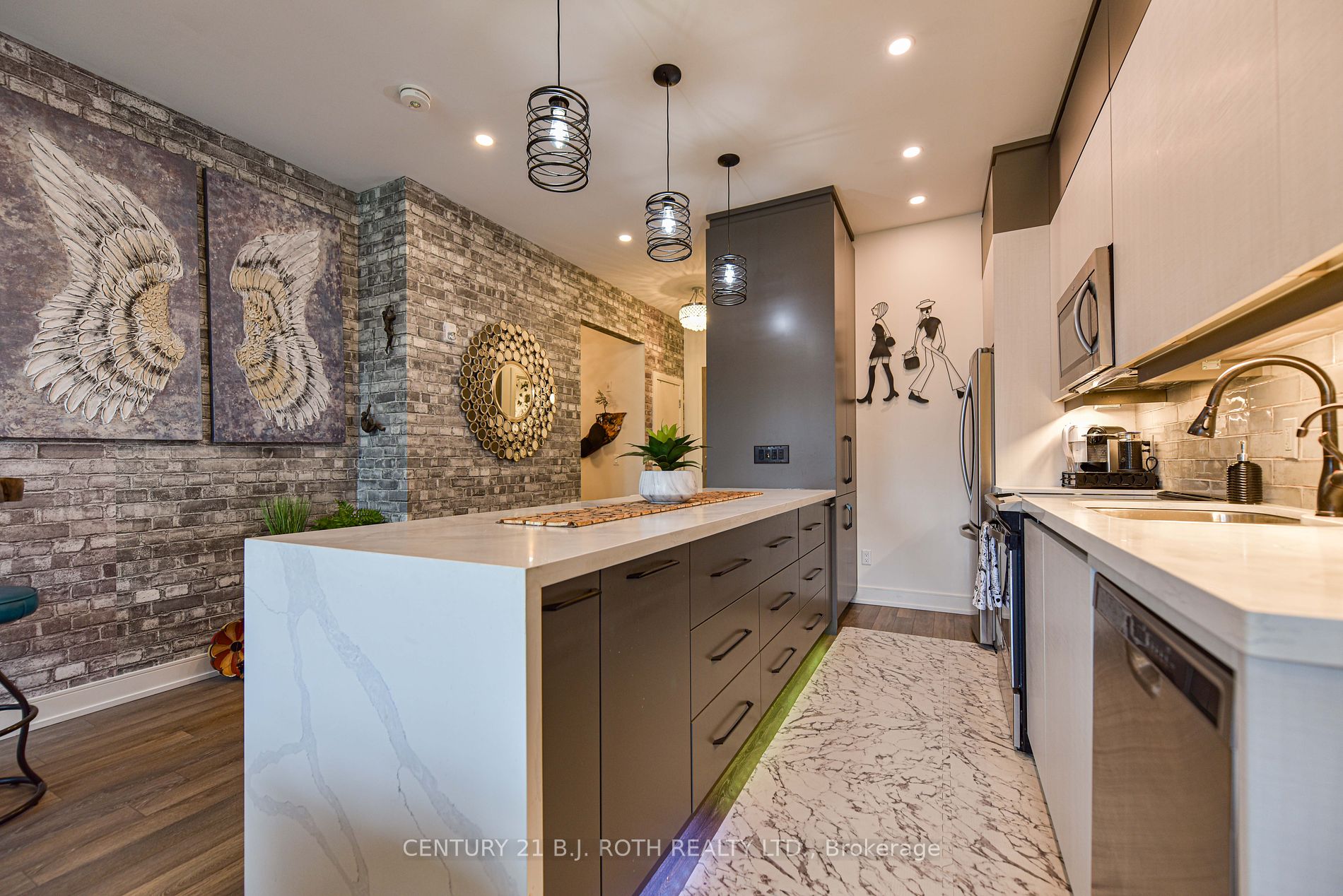 21 Matchedash St S, #209