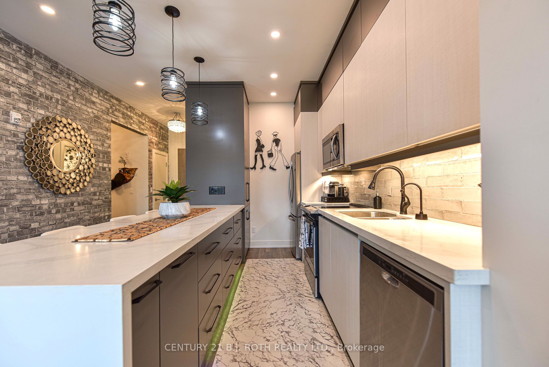 21 Matchedash St S, #209