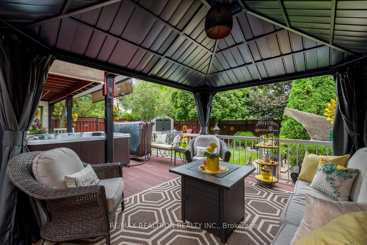 84 Kingsridge Rd