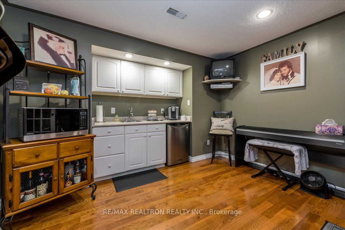 84 Kingsridge Rd