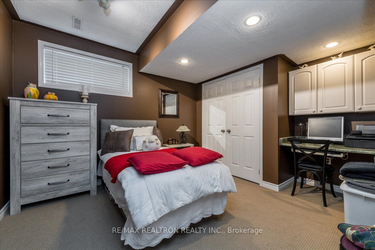 84 Kingsridge Rd