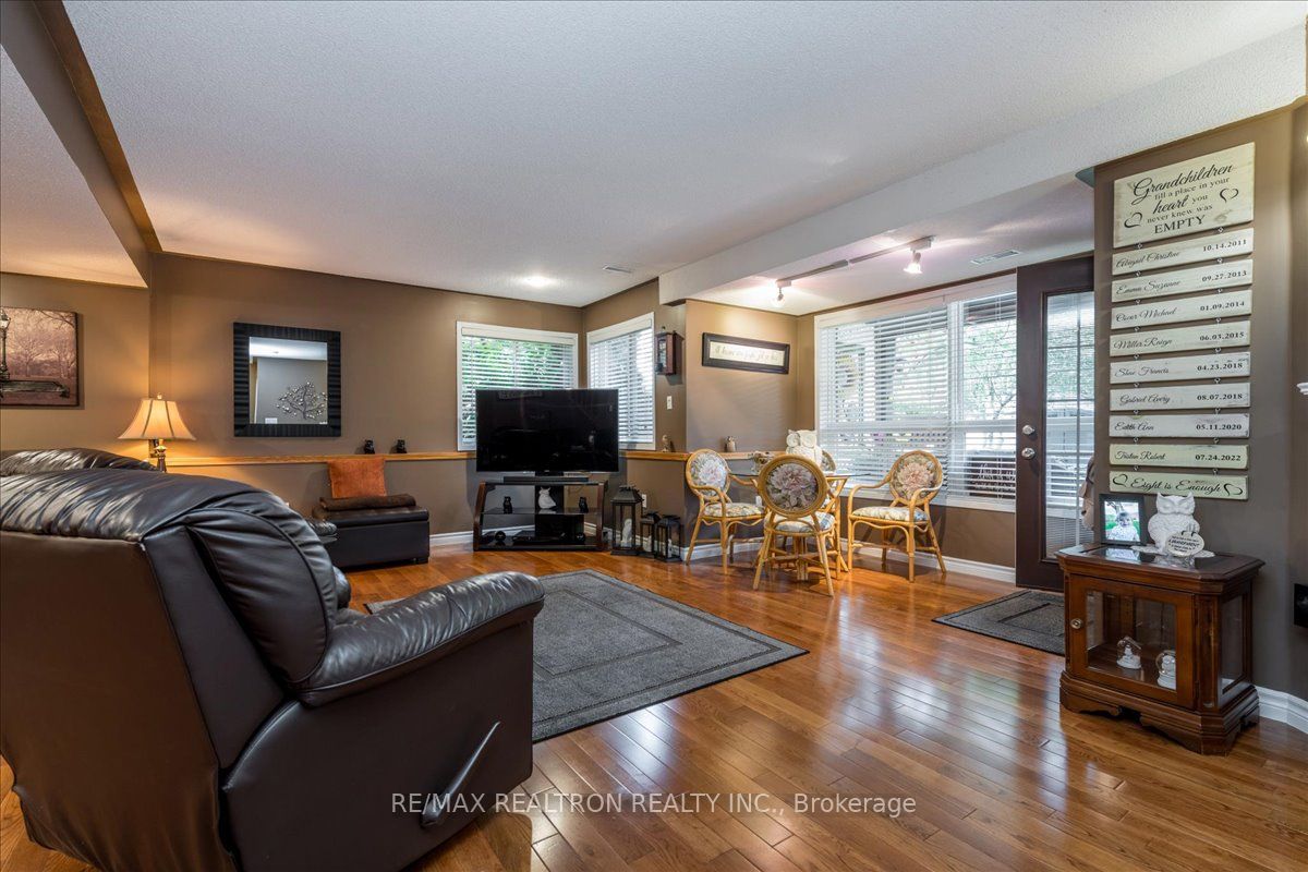 84 Kingsridge Rd