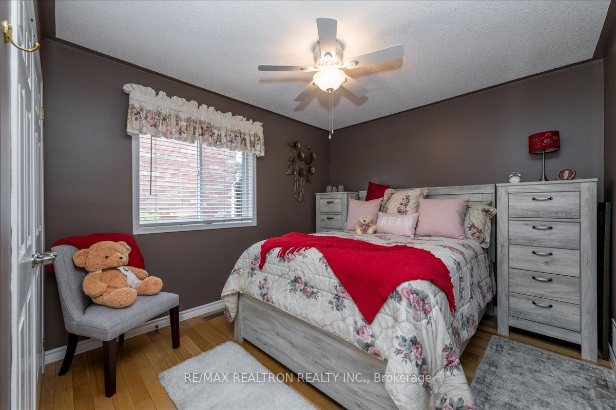 84 Kingsridge Rd