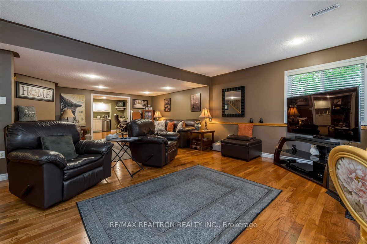 84 Kingsridge Rd
