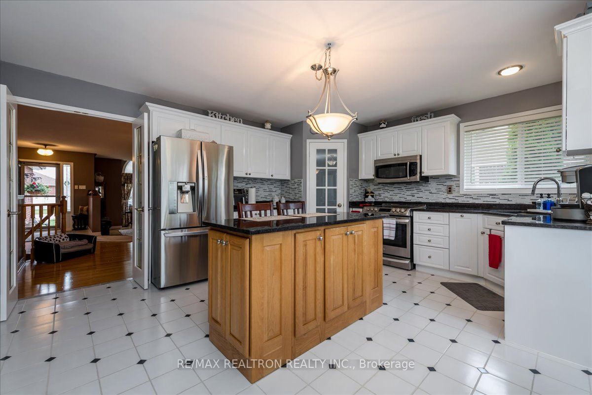 84 Kingsridge Rd
