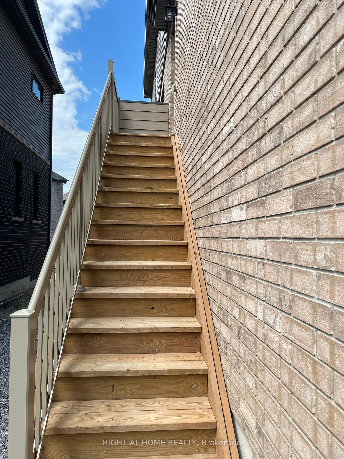 14 Wagon Lane E #5