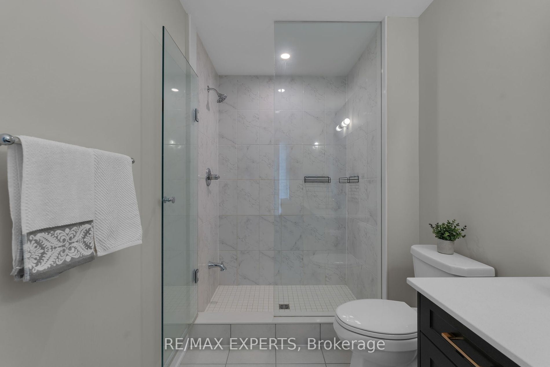 27 Sweet Cicely St