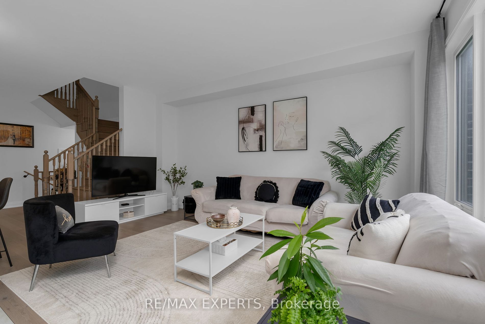 27 Sweet Cicely St