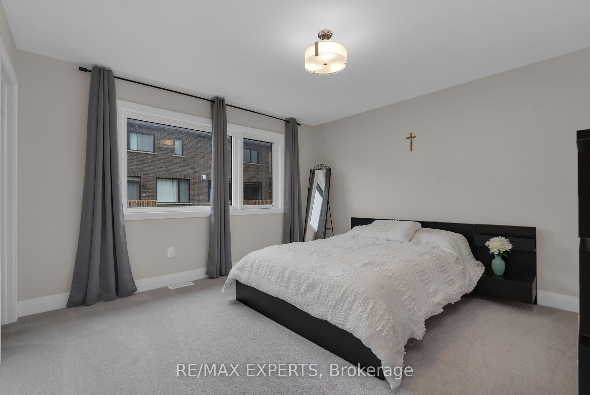 27 Sweet Cicely St