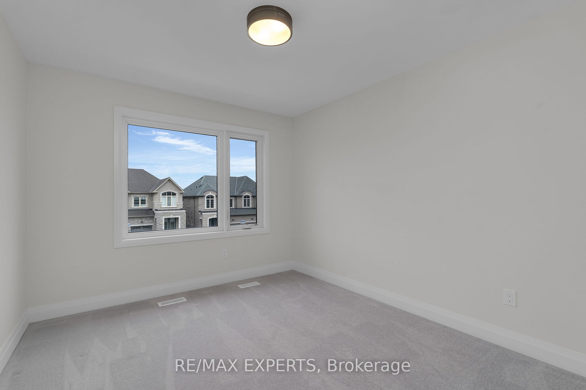 27 Sweet Cicely St