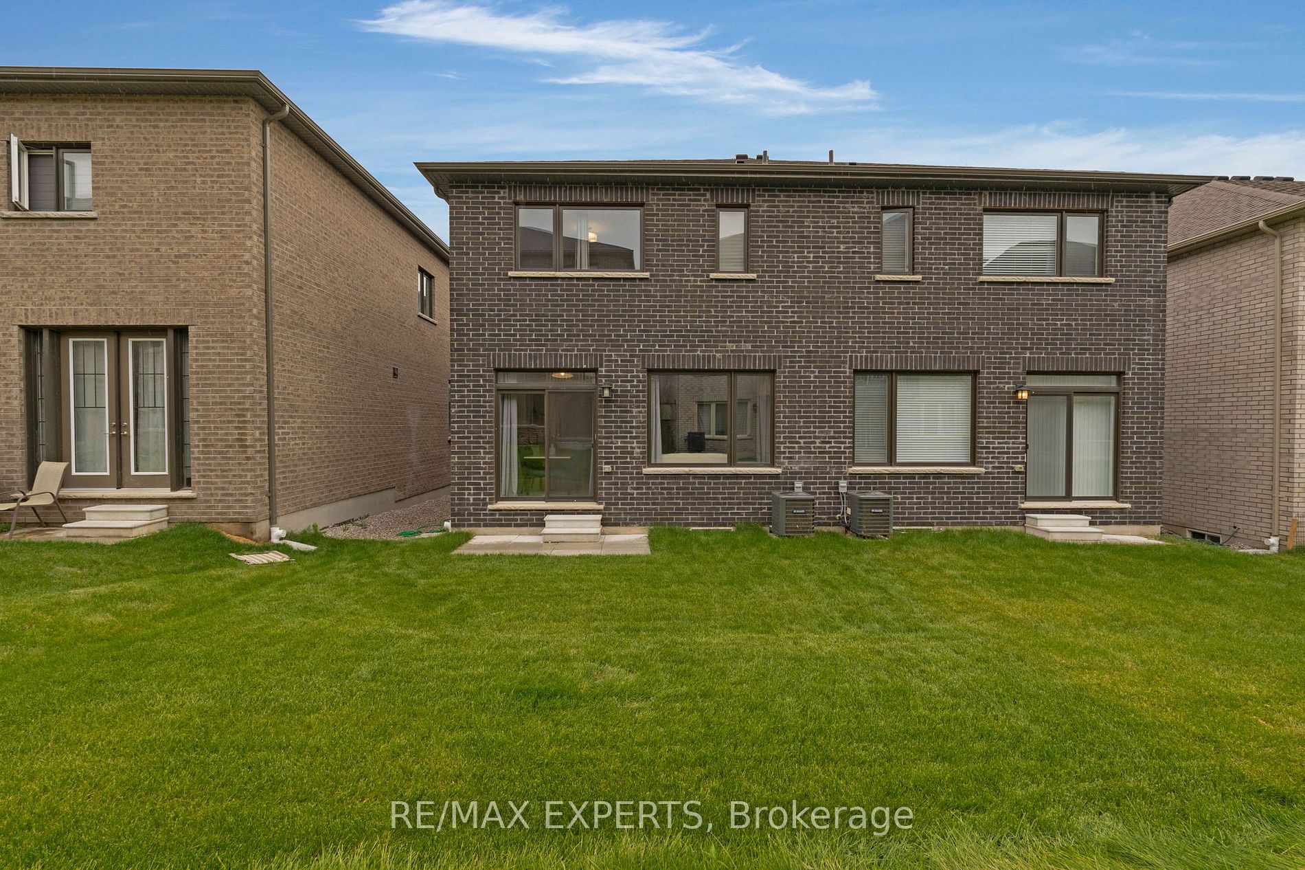 27 Sweet Cicely St