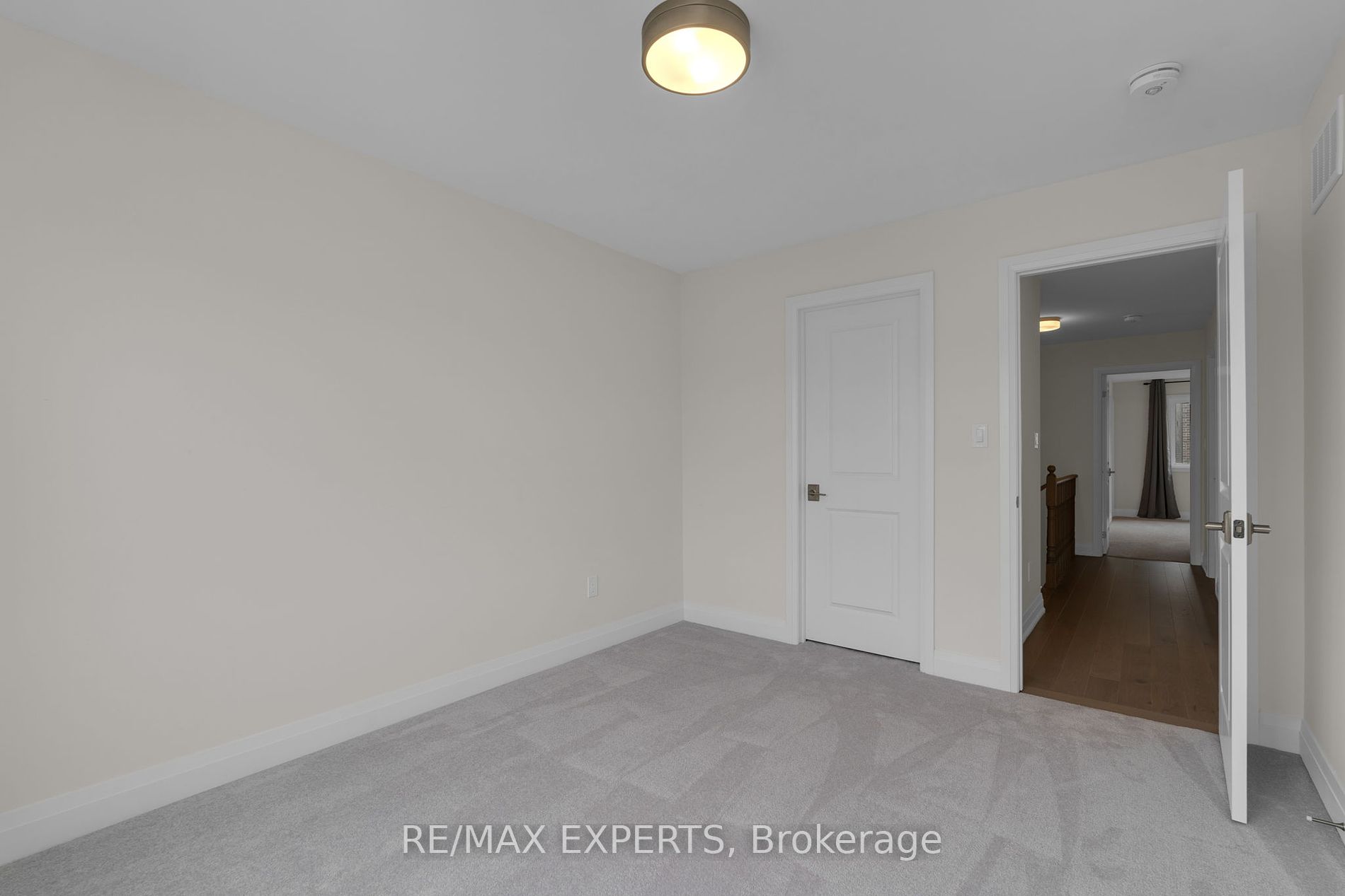 27 Sweet Cicely St