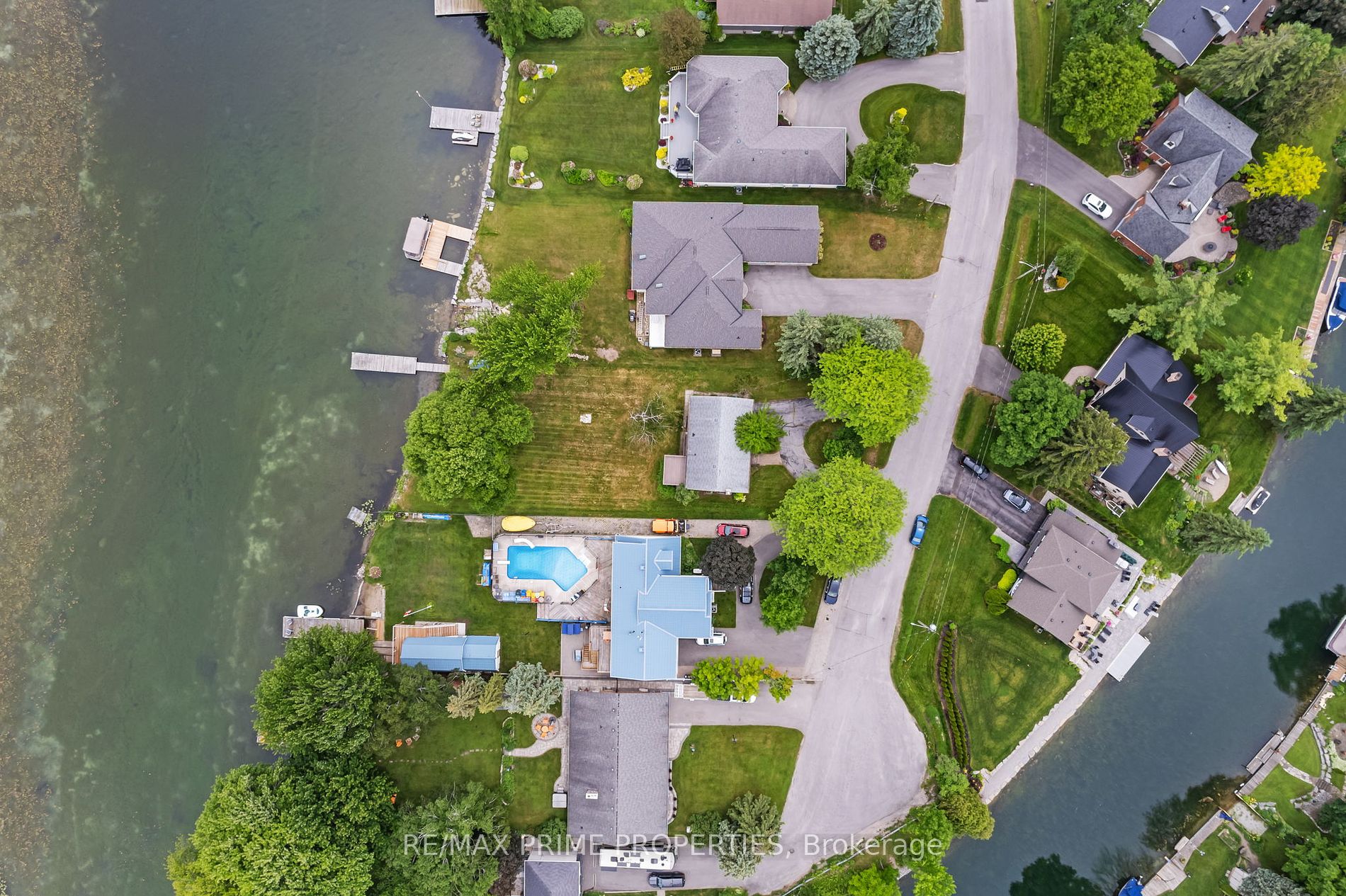 691 Glen Cres
