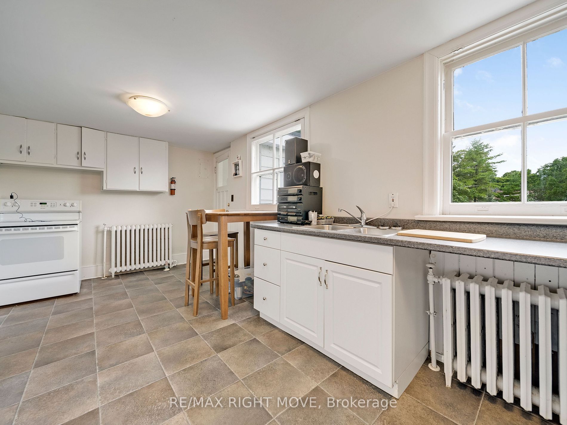 68 Tecumseth St