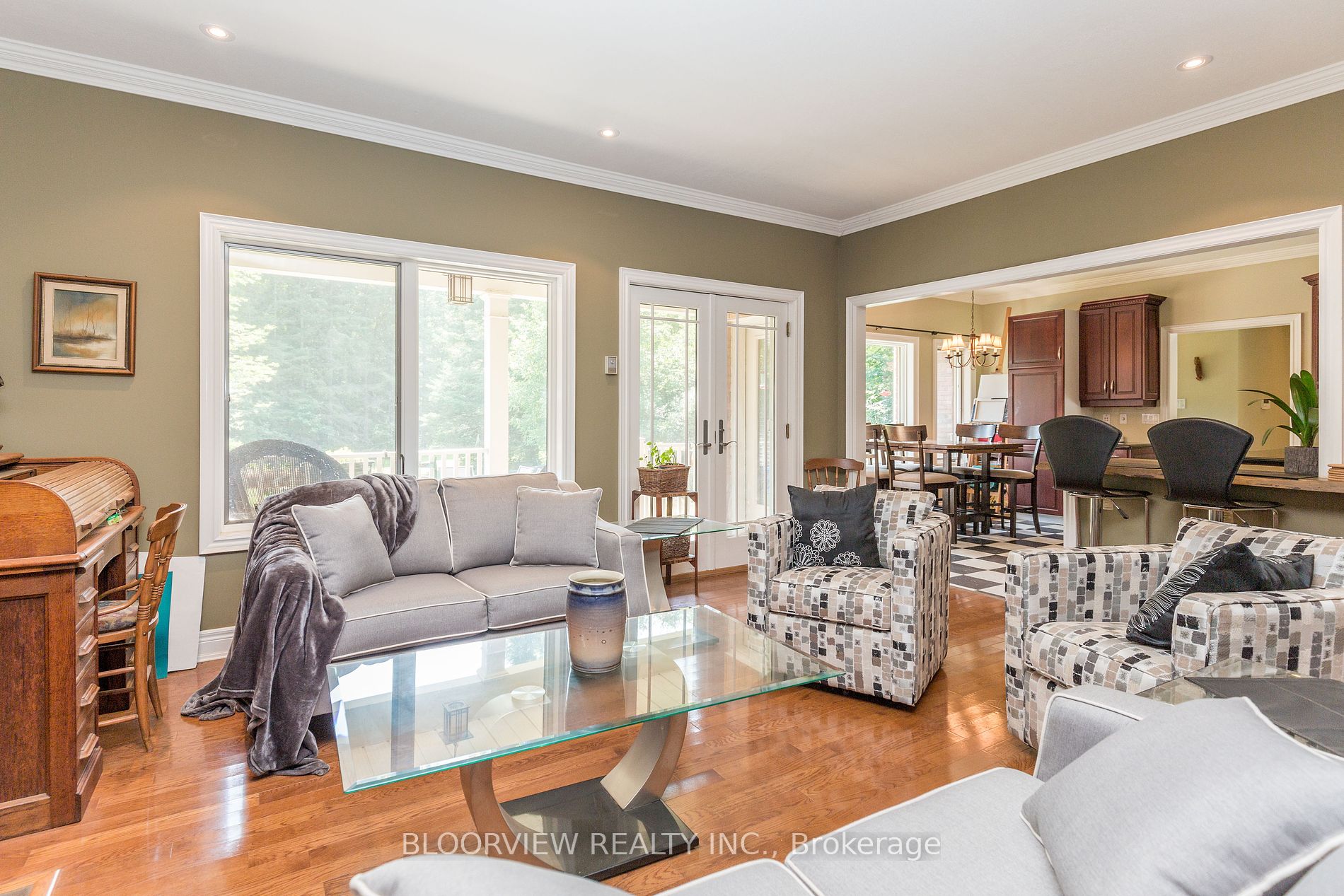 1643 THE ANGELA SCHMIDT F Road