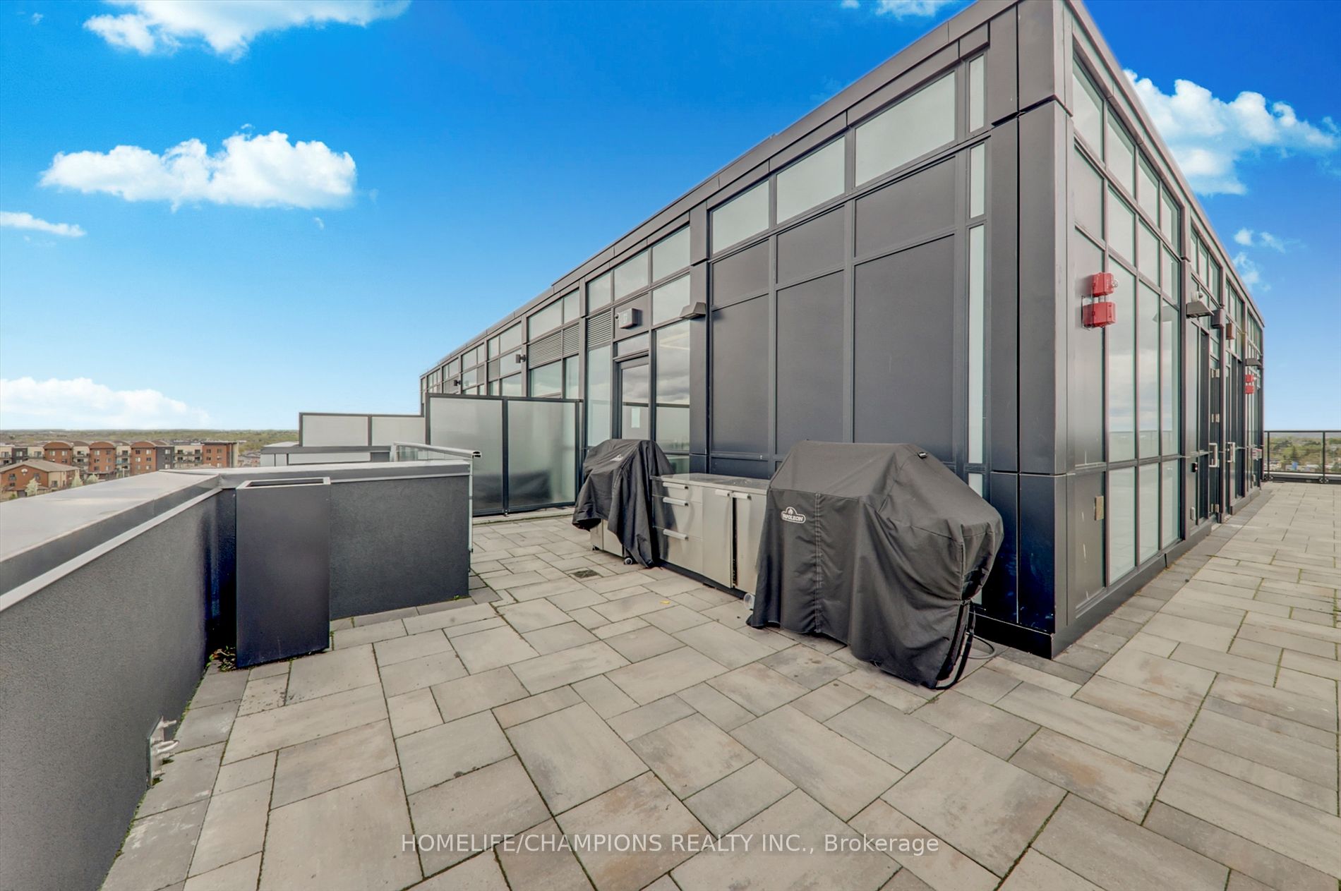 681 Yonge St, #602